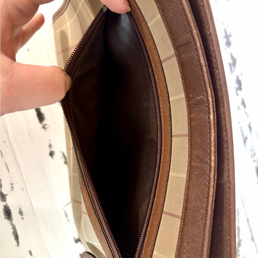 Vintage 1990s Burberrys Nova Check Clutch Bag w/ Pearl Chain - Picture 7 of 8